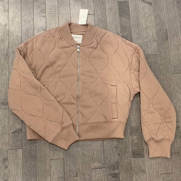 Abercrombie & Fitch Jackets & Blazers - 🚫SOLD🚫Abercrombie & Fitch Onion-Quilted Bomber Jacket